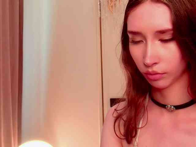 モデル: babylalisa