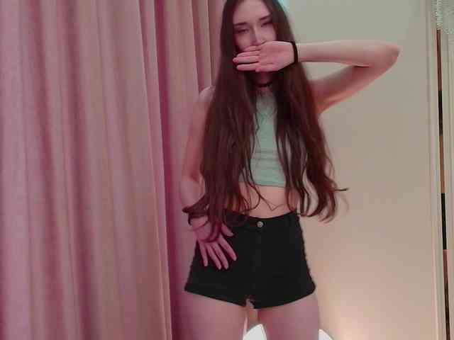 モデル: babylalisa