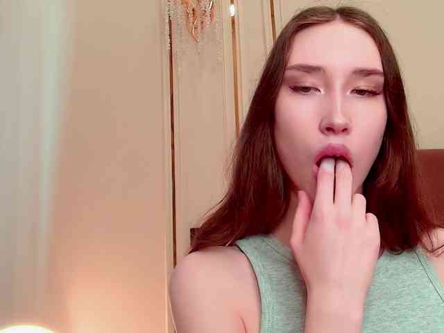 モデル: babylalisa