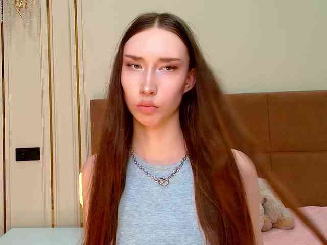 モデル: babylalisa