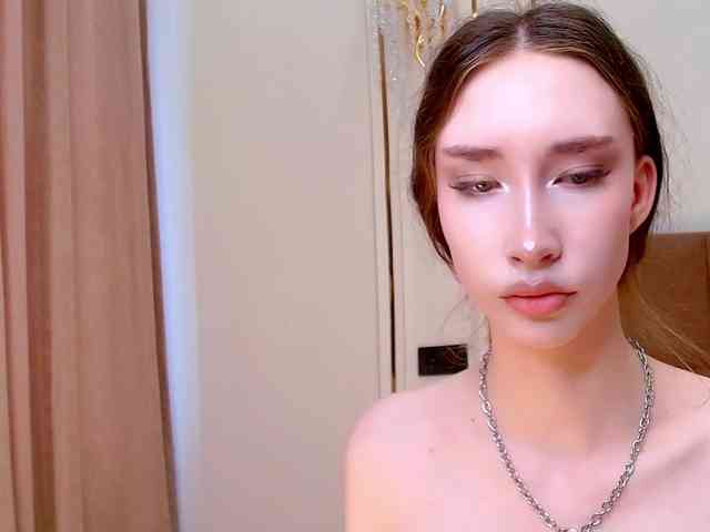 モデル: babylalisa