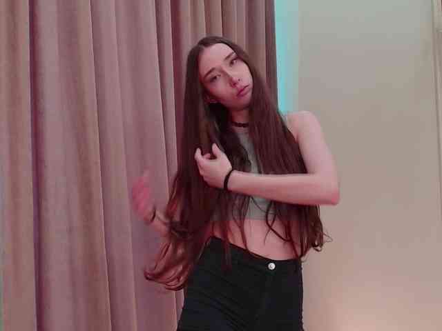 モデル: babylalisa