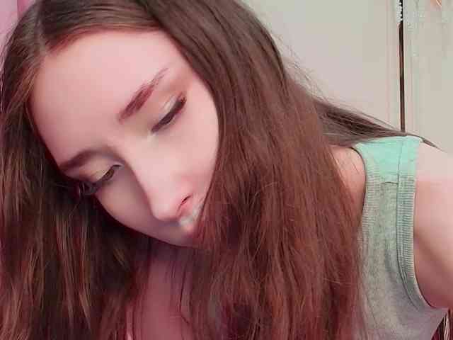 モデル: babylalisa