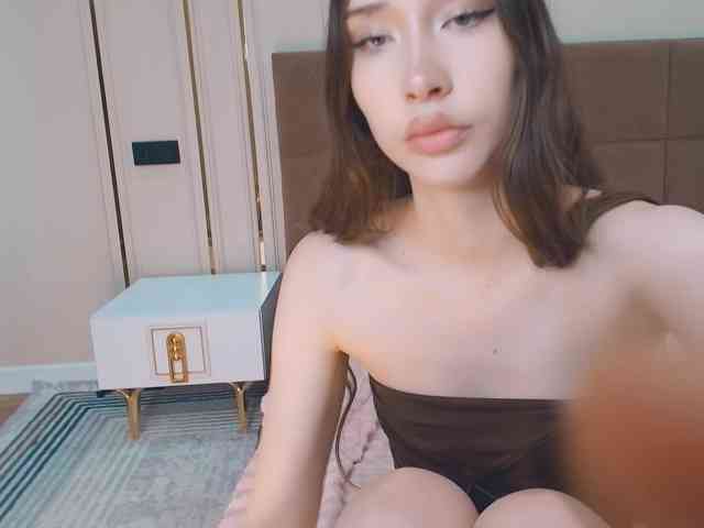 モデル: babylalisa