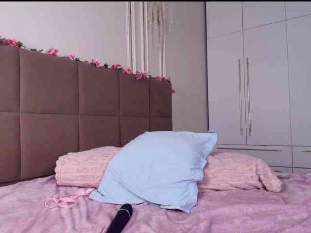 モデル: babylalisa