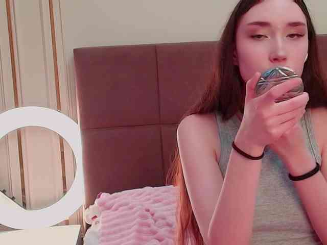 モデル: babylalisa