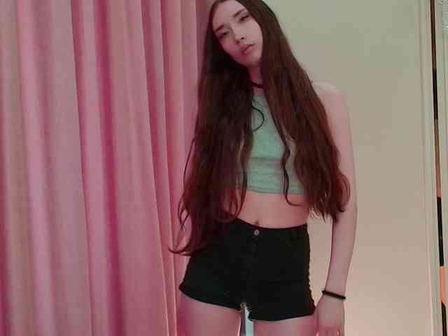 モデル: babylalisa