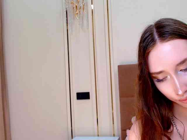 モデル: babylalisa