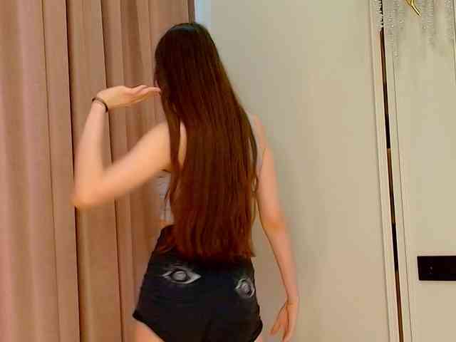 モデル: babylalisa