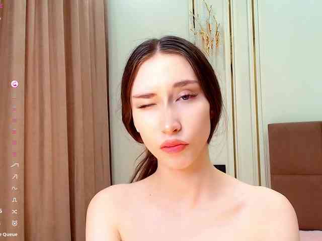 モデル: babylalisa