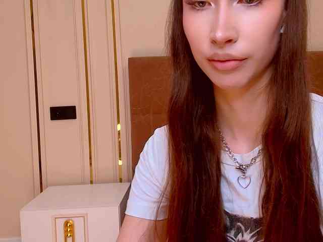 モデル: babylalisa