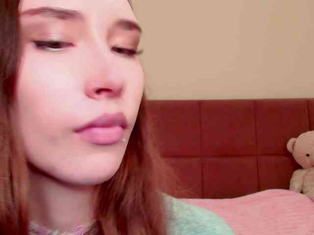 モデル: babylalisa