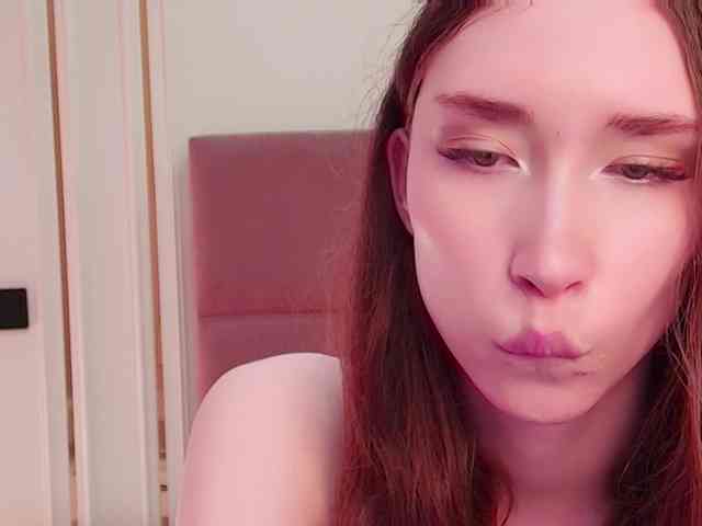 モデル: babylalisa