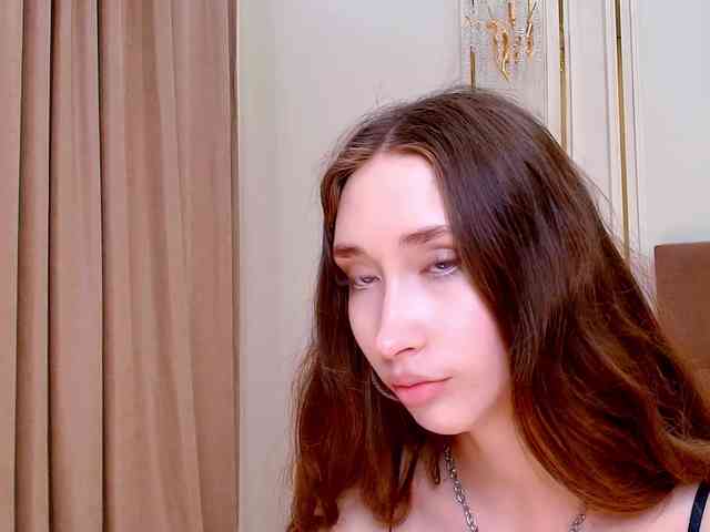 モデル: babylalisa
