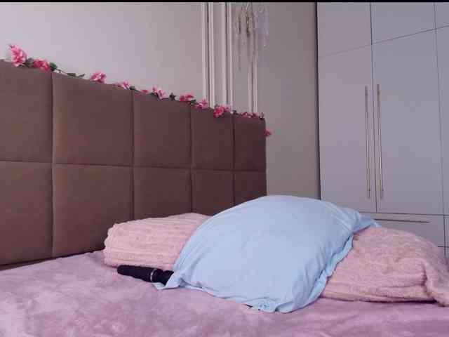 モデル: babylalisa