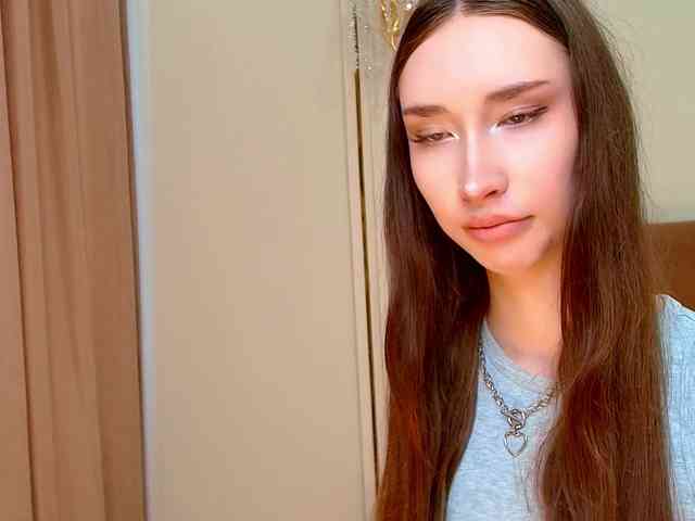 モデル: babylalisa