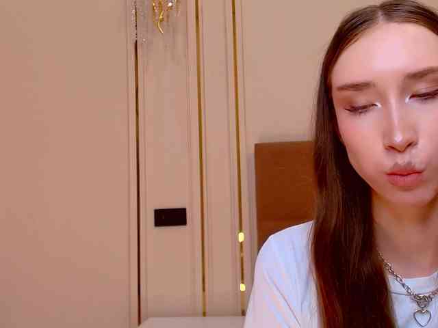 モデル: babylalisa