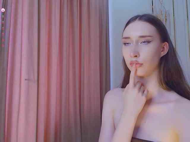 モデル: babylalisa