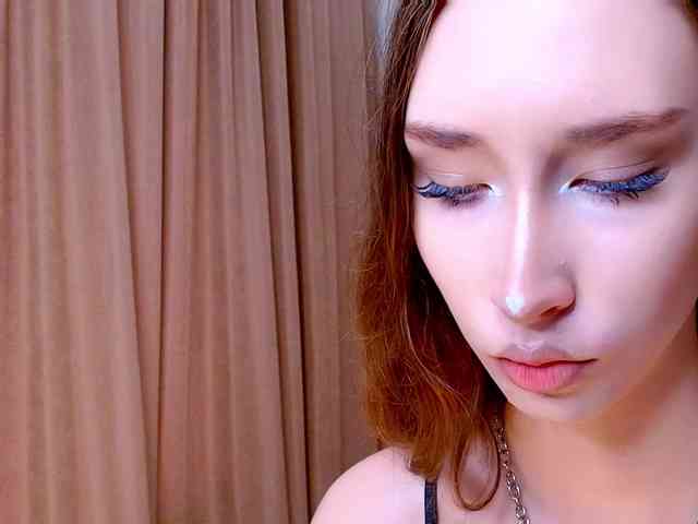 モデル: babylalisa