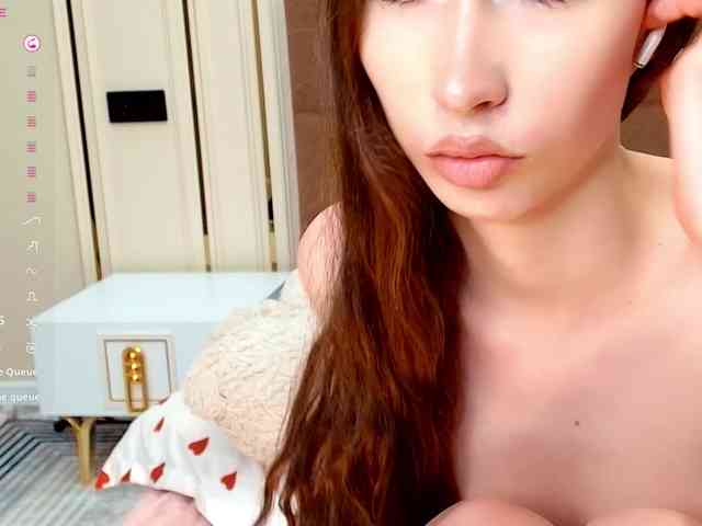 モデル: babylalisa