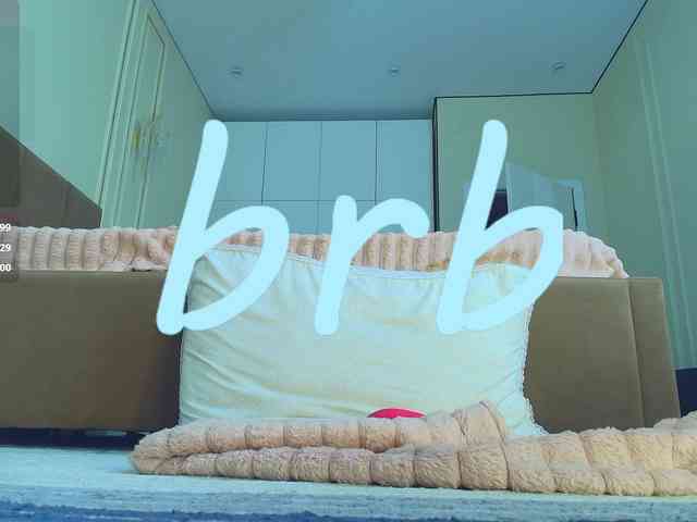 モデル: babylalisa