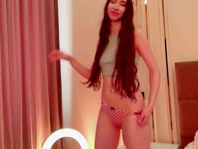 モデル: babylalisa