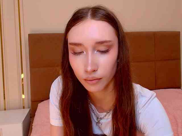 モデル: babylalisa