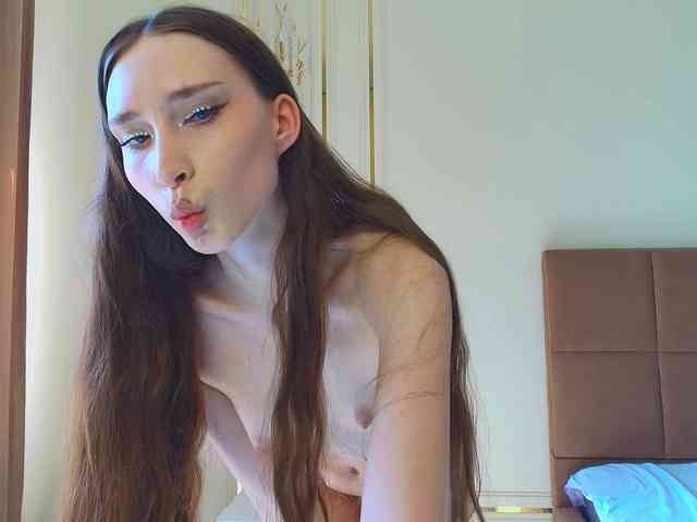 モデル: babylalisa