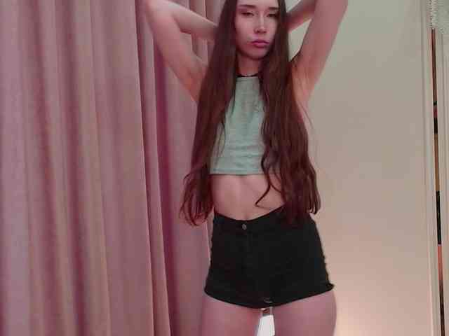モデル: babylalisa