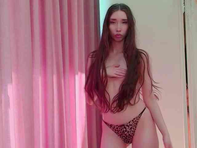 モデル: babylalisa