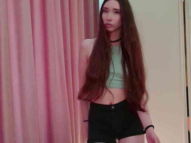 モデル: babylalisa