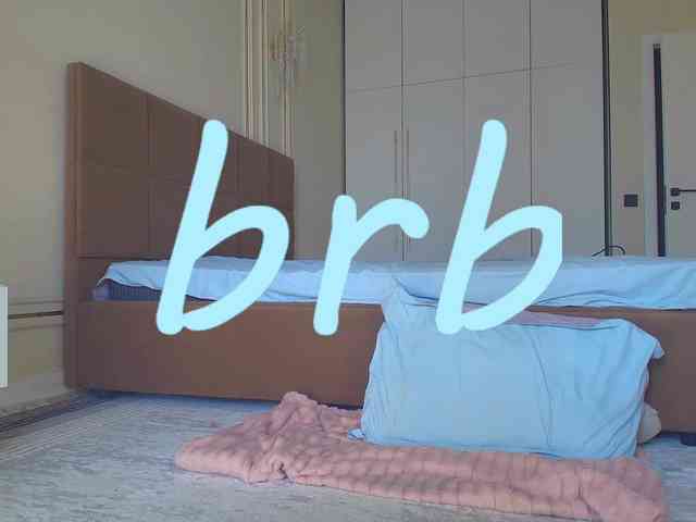 モデル: babylalisa