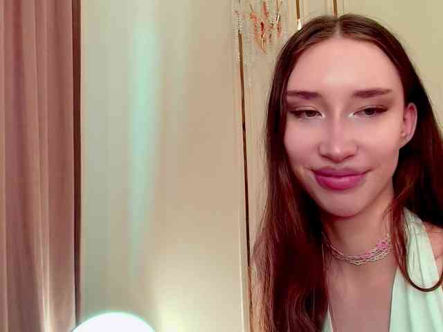 モデル: babylalisa