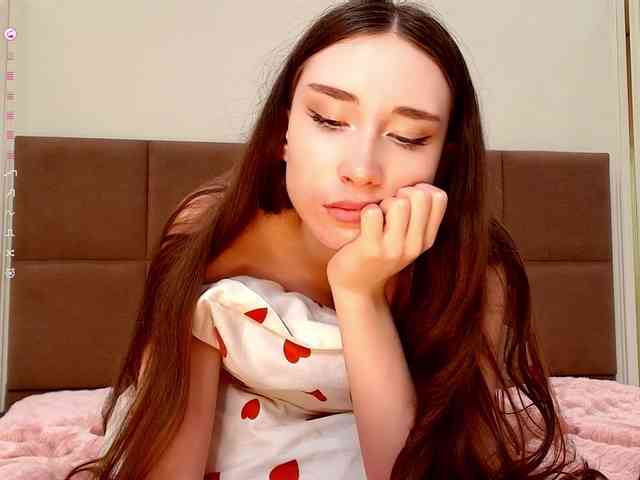 モデル: babylalisa