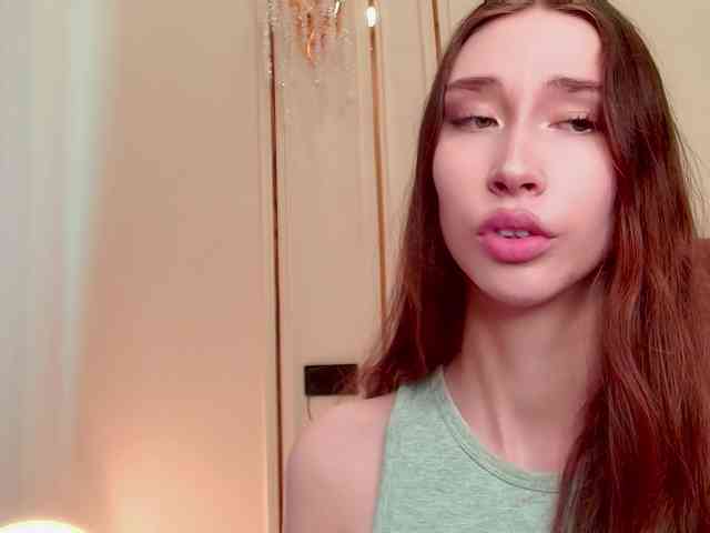 モデル: babylalisa