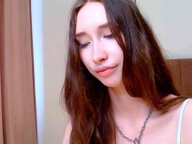 モデル: babylalisa