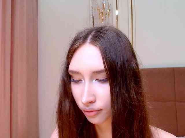 モデル: babylalisa