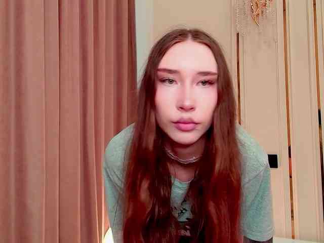 モデル: babylalisa