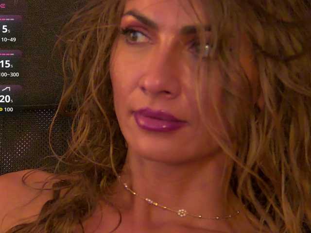 Sex chat gratuit in direct cu AnneGoddesss pe BongaCams