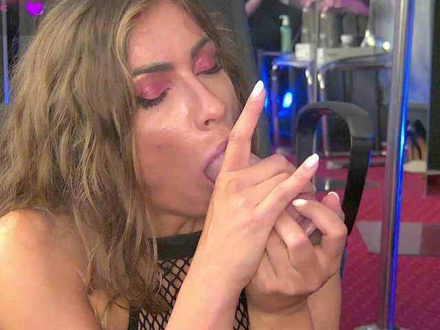 Sex chat gratuit in direct cu AnneGoddesss pe BongaCams