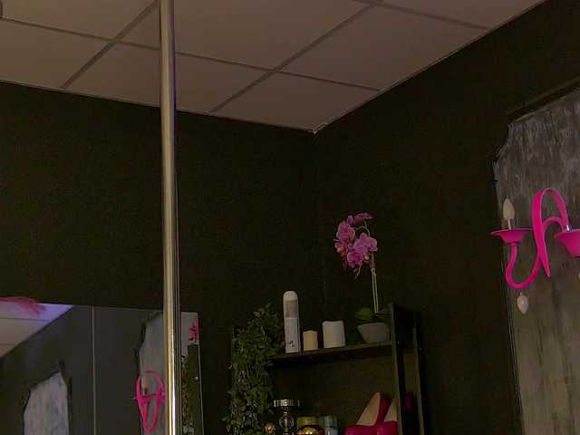AnneGoddesss live cam on BongaCams