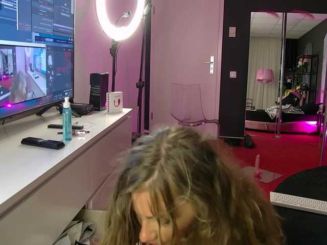  AnneGoddesss chat room