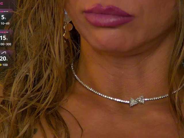AnneGoddesss live cam on BongaCams