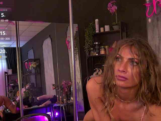 AnneGoddesss webcam