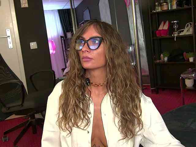 AnneGoddesss webcam