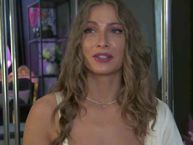AnneGoddesss webcam