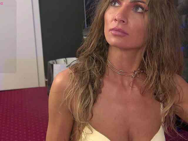 AnneGoddesss webcam