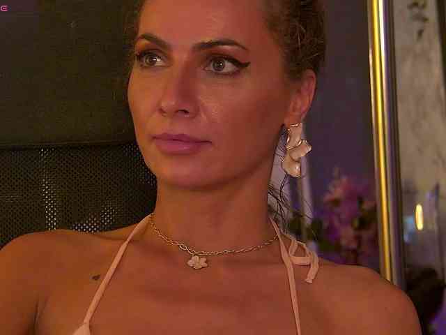 AnneGoddesss webcam