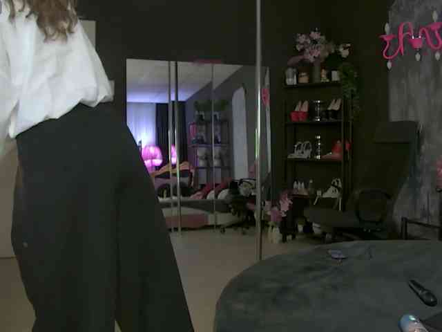 annegoddesss's live room