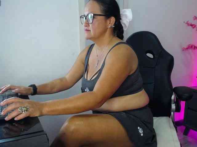 AnnieCarterr